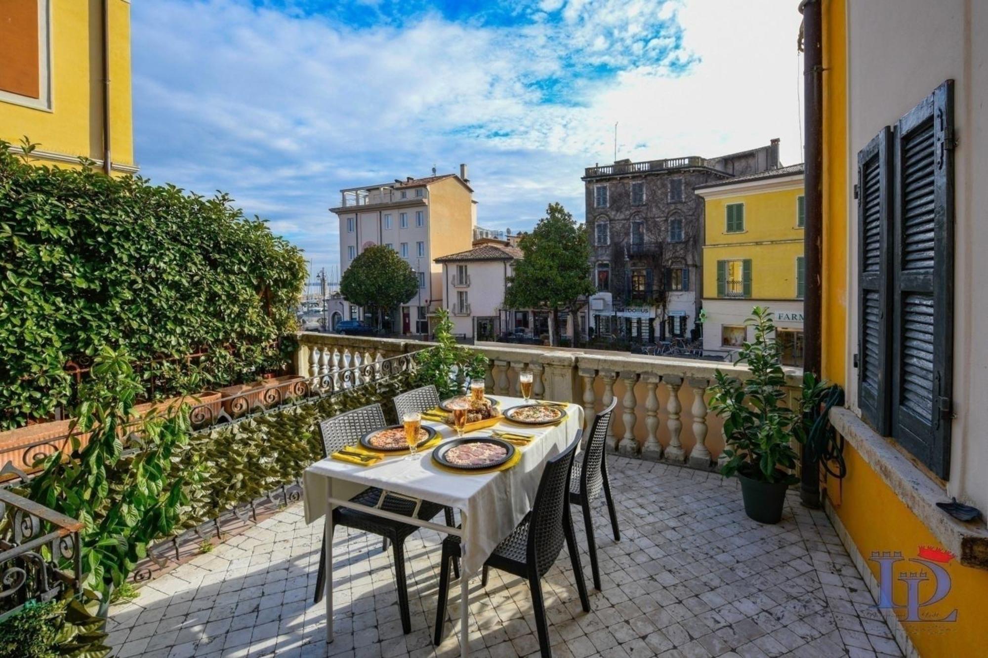 Desenzanoloft Official Partner Marriott Homes & Villas - Let It Be A Dream - Renovation 2025 Lake View Desenzano del Garda Exterior foto
